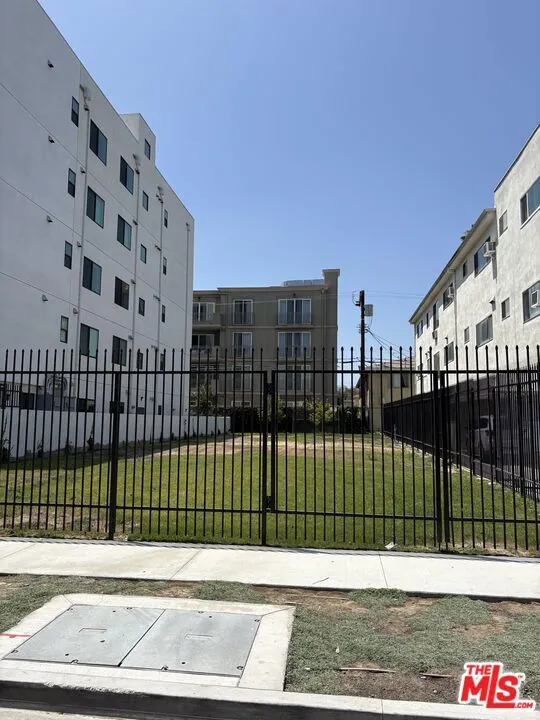 1047 S Corning Street, Los Angeles, California 90035 — photo 5