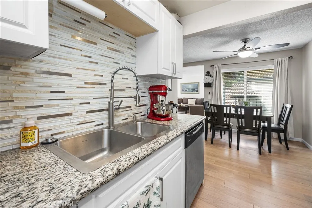 1336 Brentwood, Corona, California 92882 — photo 5