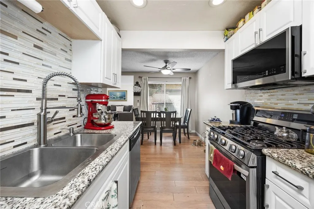 1336 Brentwood, Corona, California 92882 — photo 4