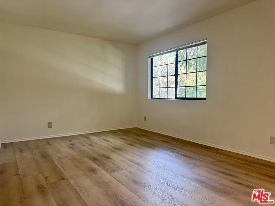 10737 La Grange Avenue 1, Los Angeles, California 90025 — photo 4