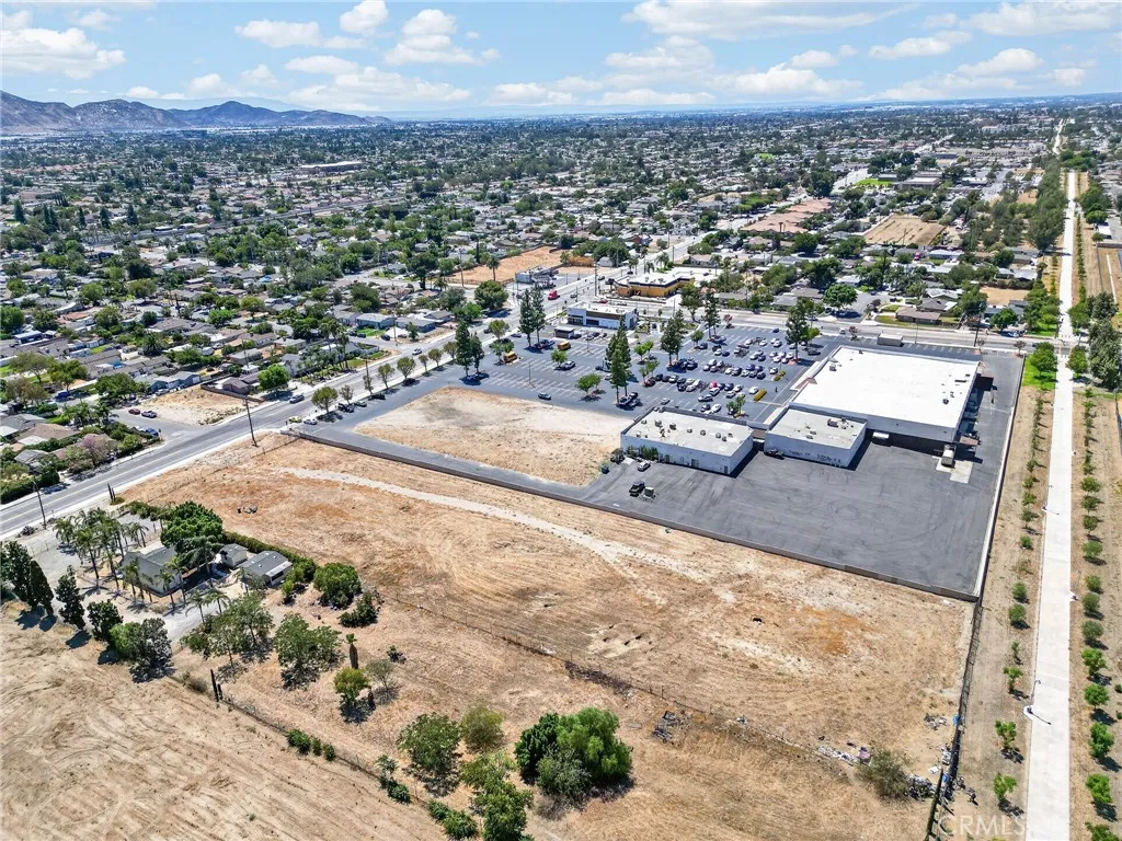 18100 Arrow Blvd, Fontana, California 92335 — photo 5