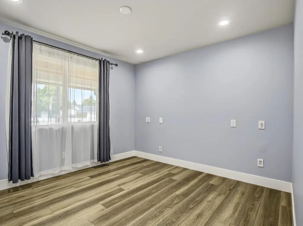 Lots of outlets and chargers in bedrooms. Lots of outlets and chargers in bedrooms.