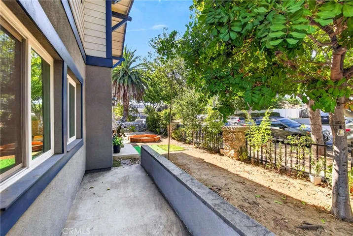 382 Idaho, Pasadena, California 91103 — photo 5
