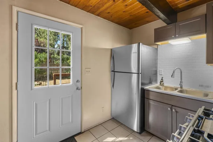 624 Elysian Boulevard, Big Bear City, California 92314 — photo 4