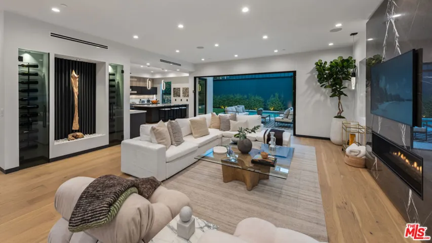 4329 Agnes Avenue, Studio City, California 91604 — photo 4