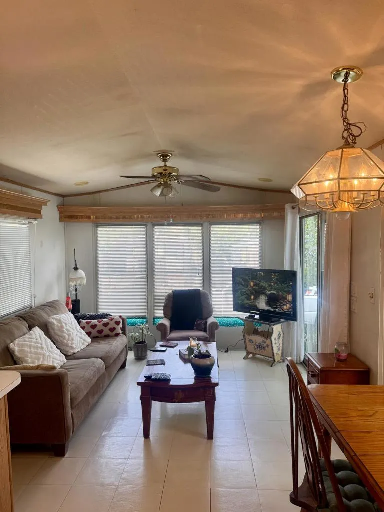 7484 Kickapoo Trail, Yucca Valley, California 92284 — photo 4