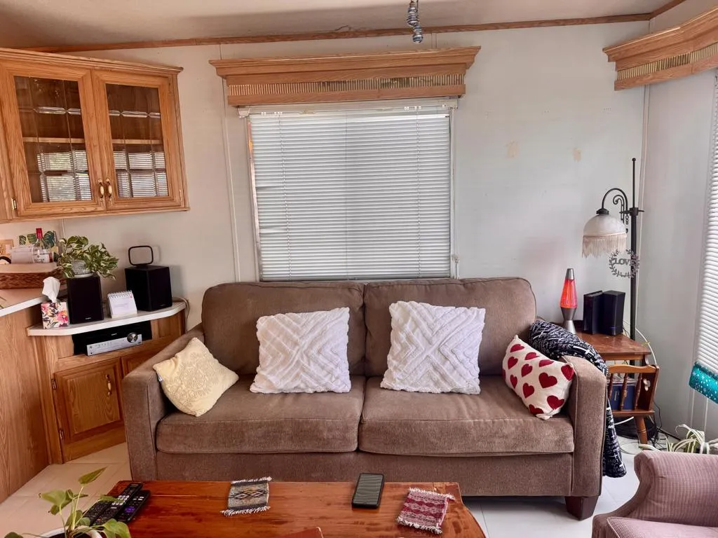 7484 Kickapoo Trail, Yucca Valley, California 92284 — photo 5