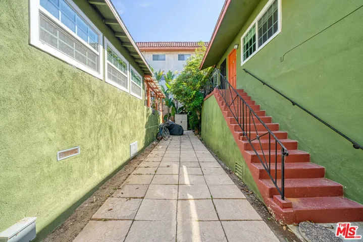 1112 Ocean Park Boulevard F, Santa Monica, California 90405 — photo 4