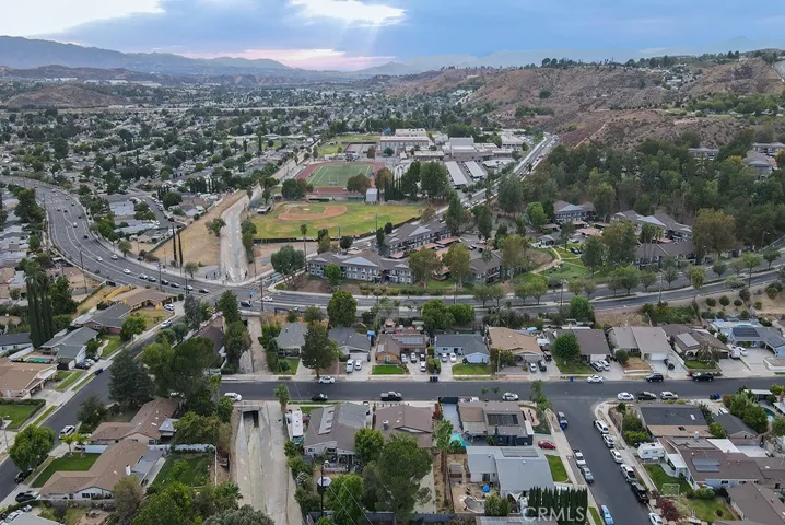 27976 Foxlane, Canyon Country, California 91351 — photo 5