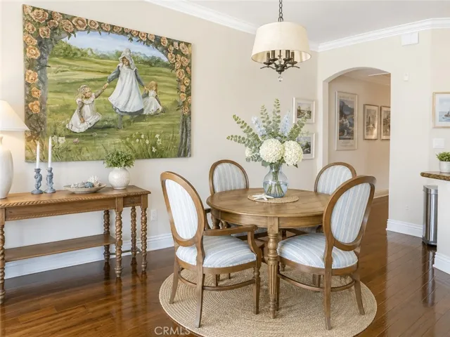 Virtually staged  Dining Area