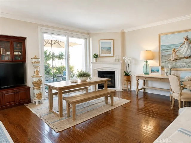 Virtually staged  dining area