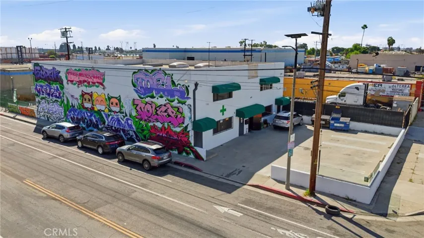 650 Broad Ave Parking
