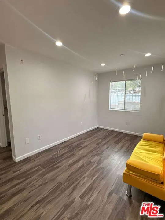 3740 Mayfield Avenue, Glendale, California 91214 — photo 5