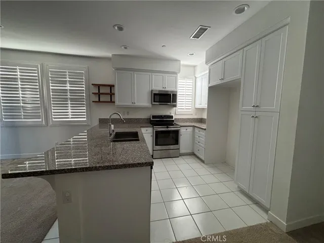 1422 N Harbor, Santa Ana, California 92703 — photo 4