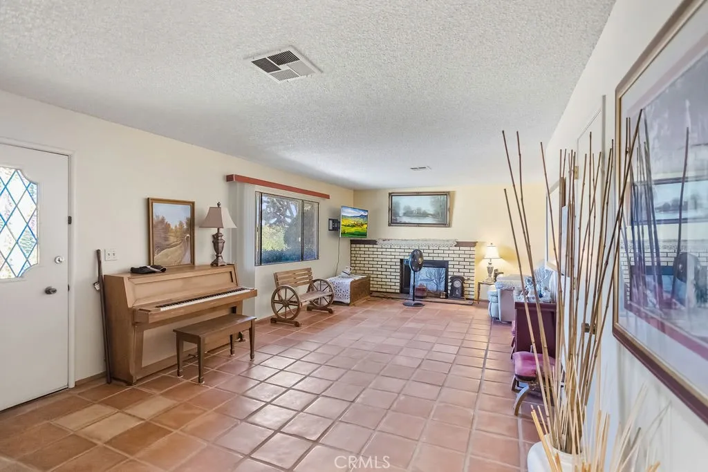 56347 Tamarisk Court, Yucca Valley, California 92284 — photo 4