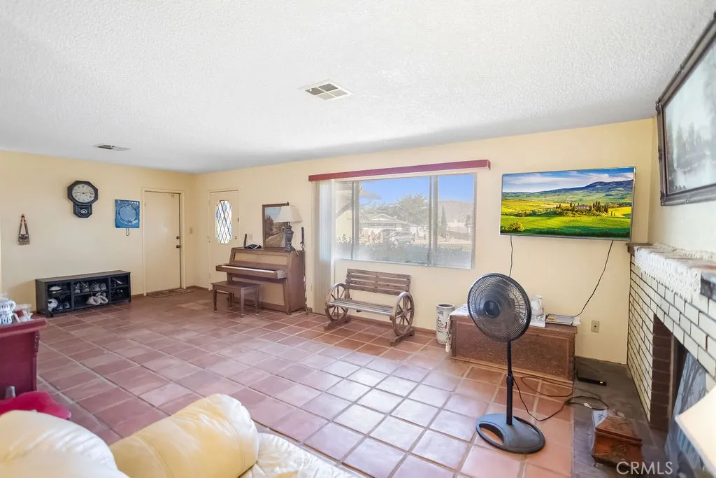 56347 Tamarisk Court, Yucca Valley, California 92284 — photo 5