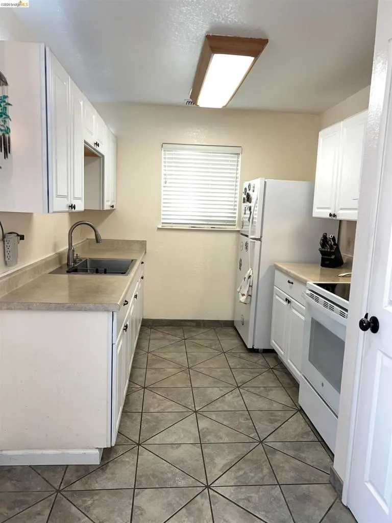 2344 Via Canela, Oroville, California 95966 — photo 4