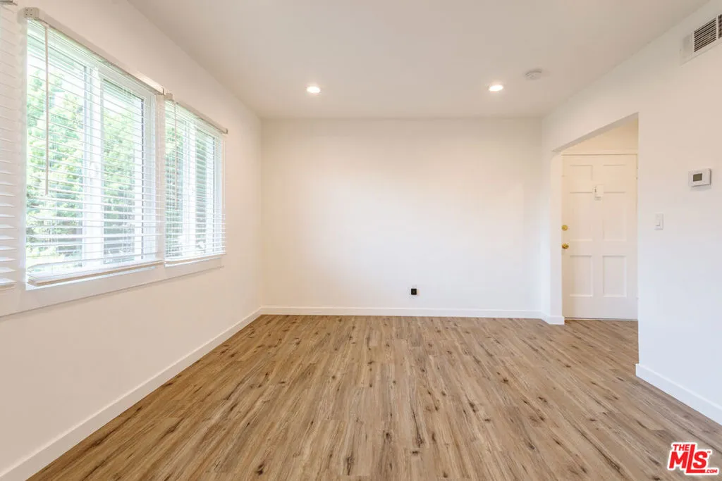1812 W Glenoaks Boulevard D, Glendale, California 91206 — photo 5