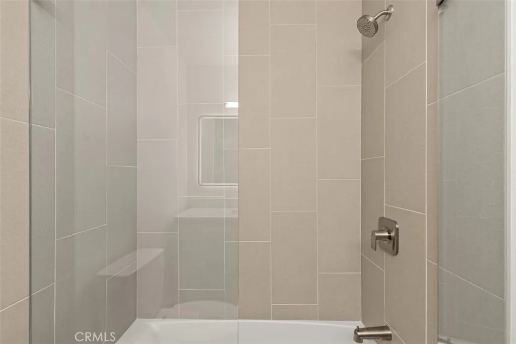 Guest bathroom. Guest bathroom.