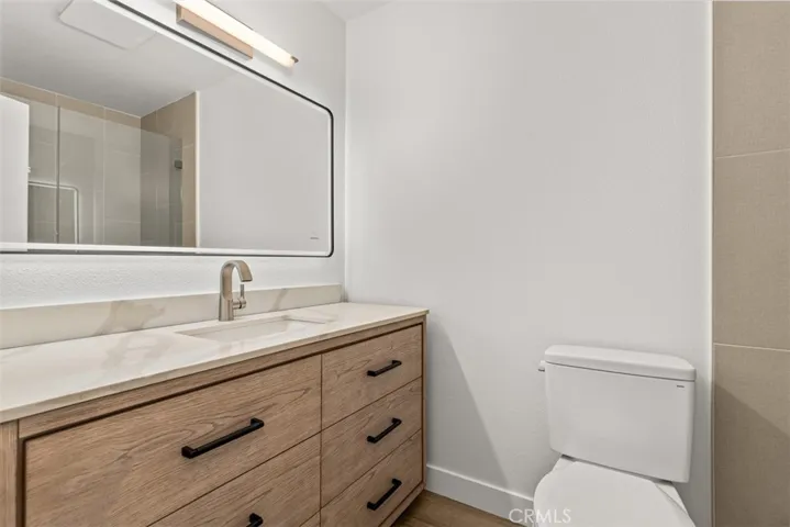 Guest bathroom.