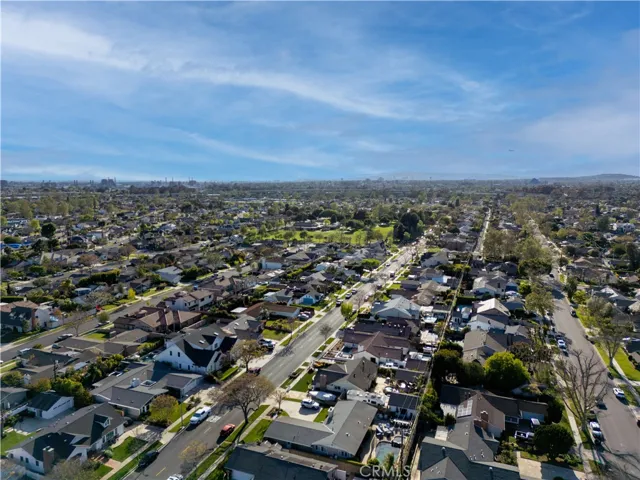 Walking distance to Rush Park.