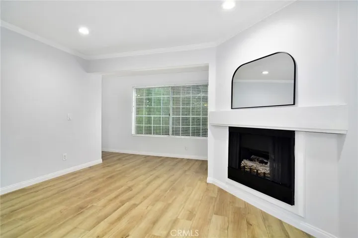 5515 Canoga Avenue 219, Woodland Hills, California 91367 — photo 4