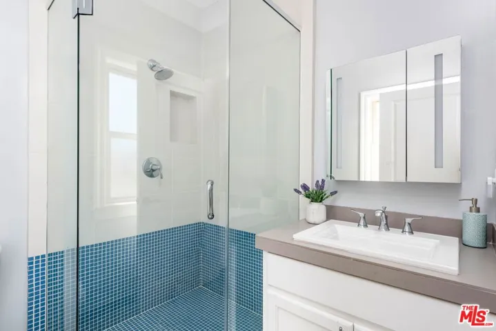 Bath 4