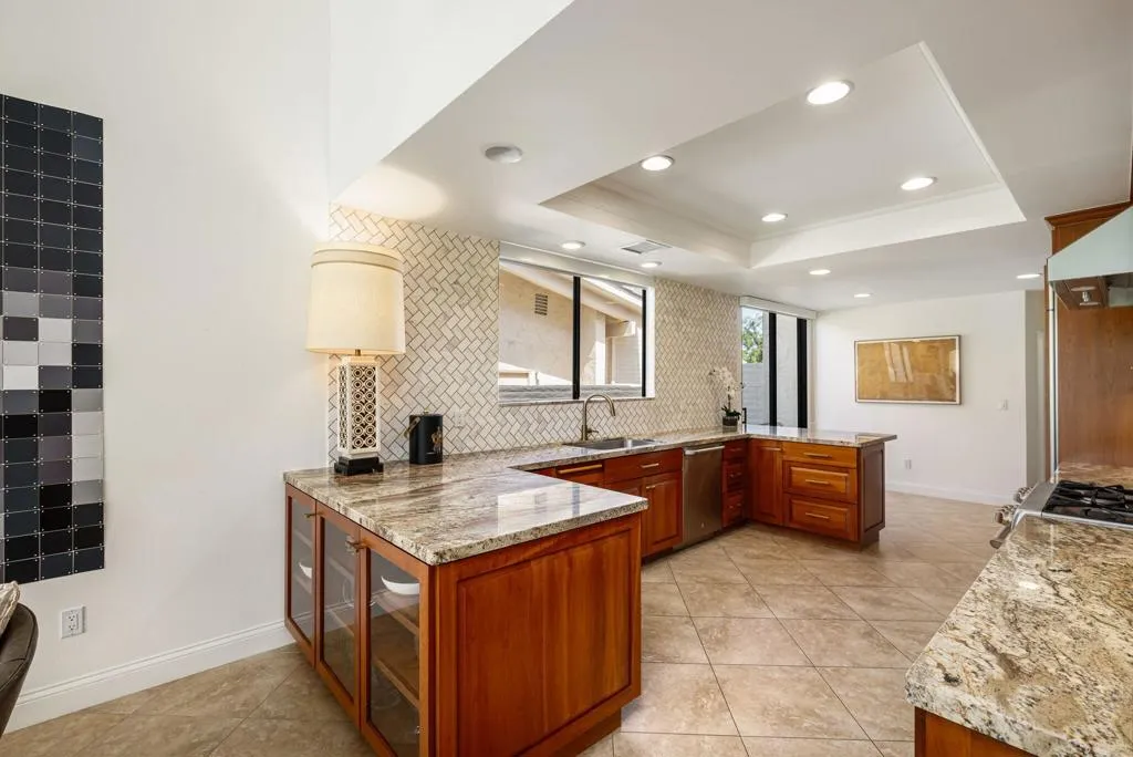 30-web-or-mls-JCOroGrande_OPMG_0325_030 30-web-or-mls-JCOroGrande_OPMG_0325_030