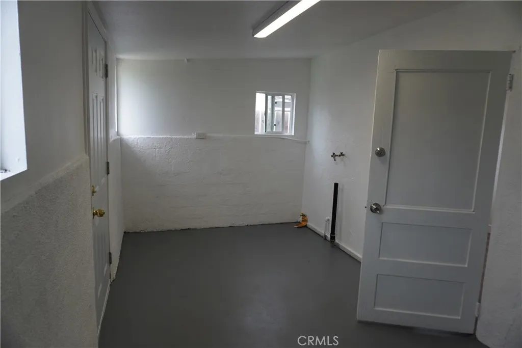 laundry room and hookups