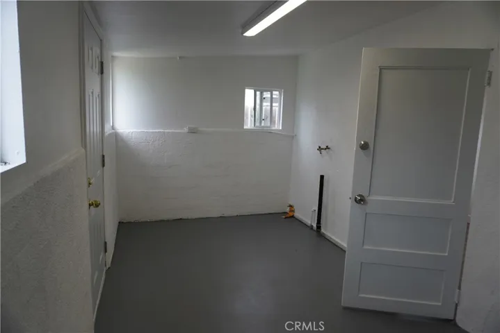 laundry room and hookups