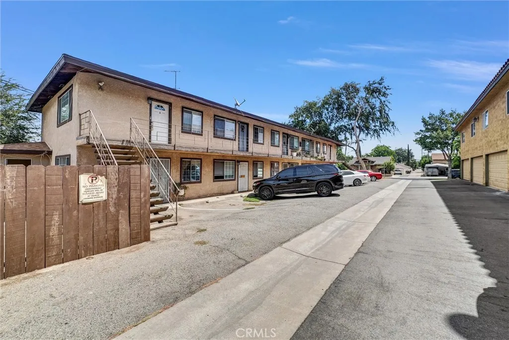 712 S Howard, Corona, California 92879 — photo 5