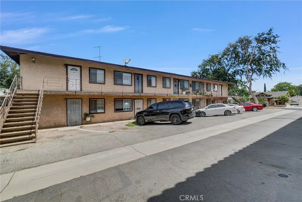 712 S Howard, Corona, California 92879 — photo 4