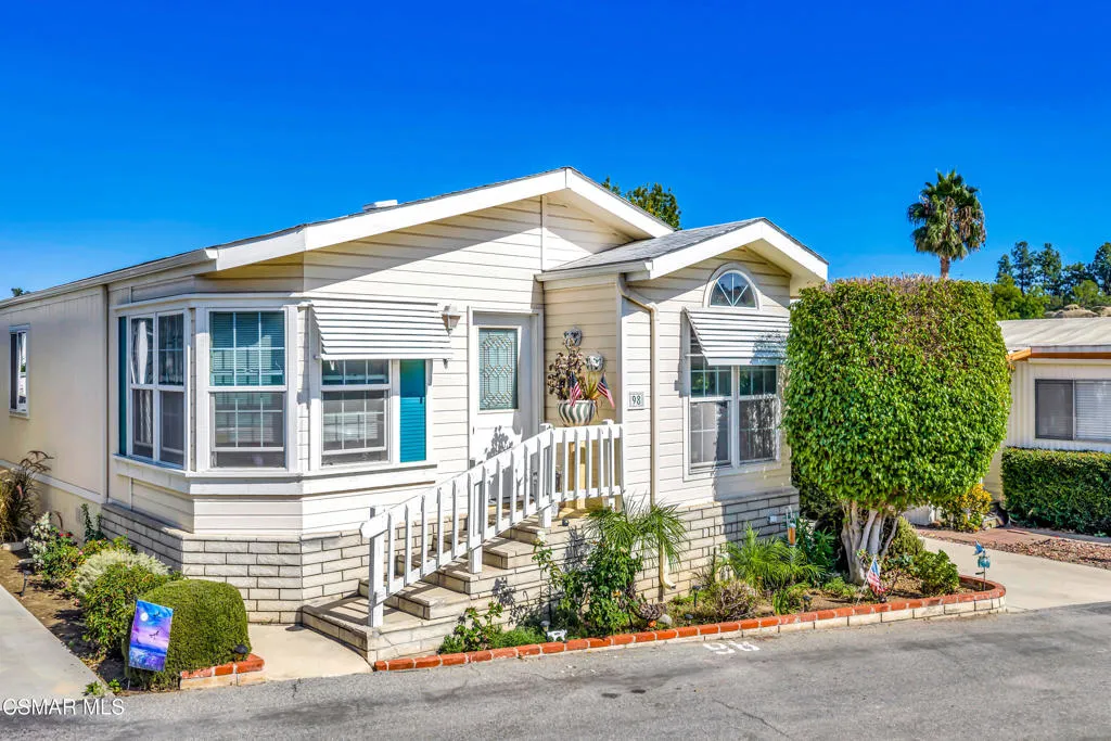 11401 Topanga Canyon Blvd #98