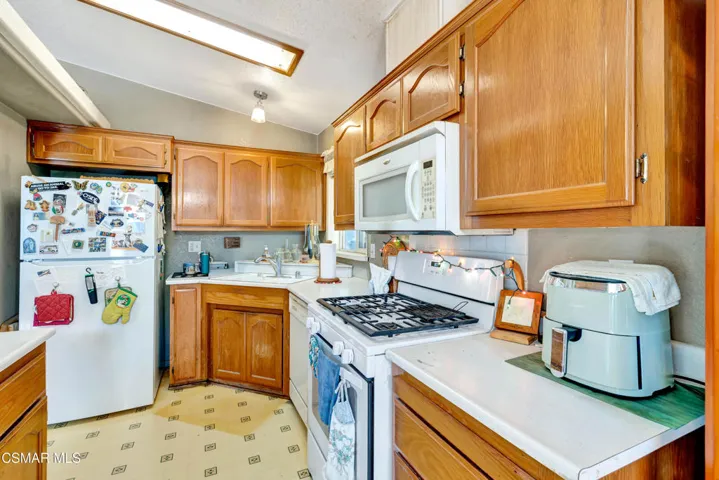 11401 Topanga Canyon Boulevard 98, Chatsworth, California 91311 — photo 4
