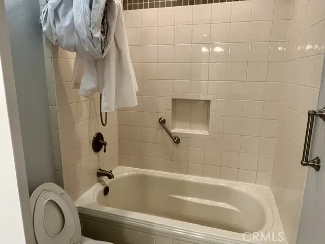 Tub in main​​‌​​​​‌​​‌‌​​‌​​​‌‌​​​‌​​‌‌​​‌‌​​‌‌​​​​ bathroom Tub in main​​‌​​​​‌​​‌‌​​‌​​​‌‌​​​‌​​‌‌​​‌‌​​‌‌​​​​ bathroom