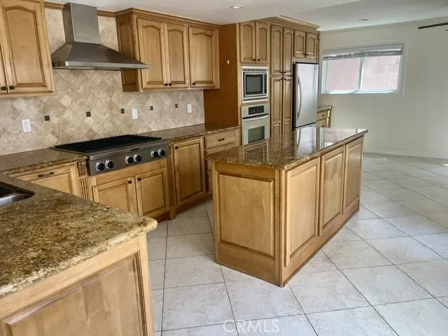 Spacious Kitchen