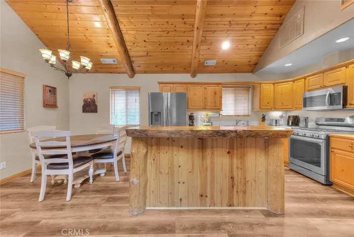 912 Nana, Big Bear City, California 92314 — photo 5