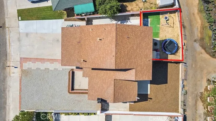 Private backyard outlined in red.