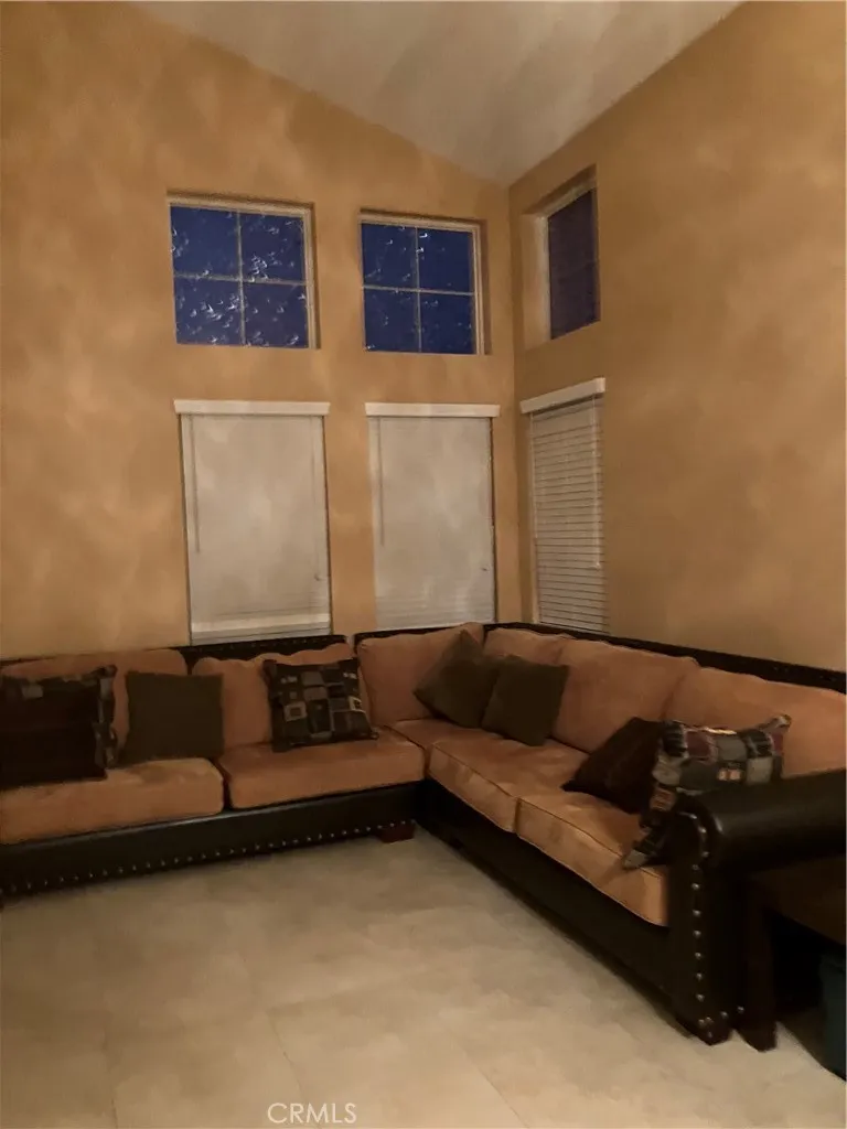 11968 Taylor Court, Victorville, California 92392 — photo 5