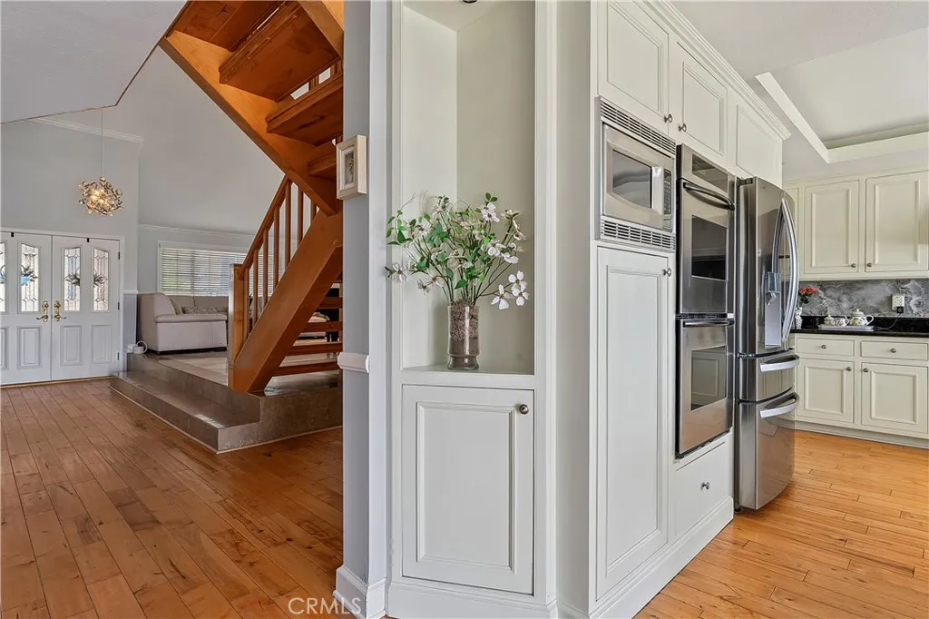 Custom Cabinetry and Wood Accents Custom Cabinetry and Wood Accents