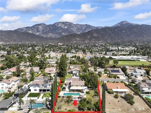 Stork Elementary School- Walking Distance