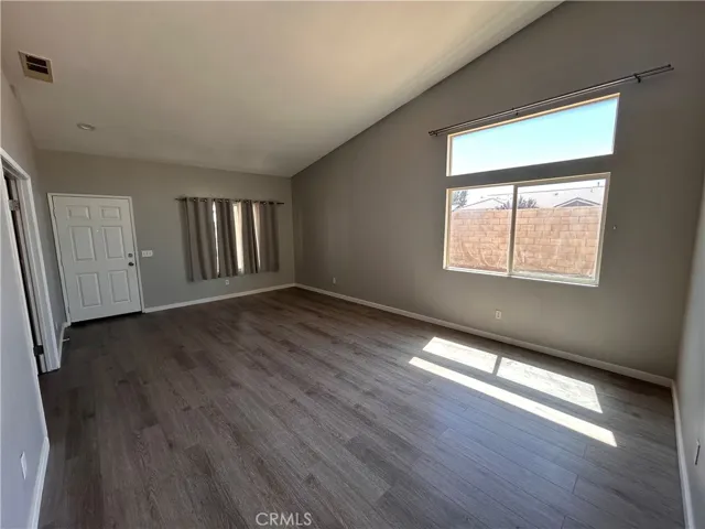 12564 Dion, Victorville, California 92395 — photo 5