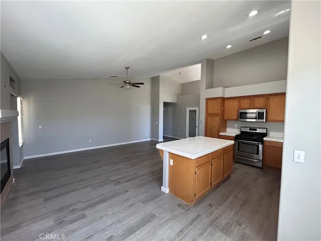 12564 Dion, Victorville, California 92395 — photo 4