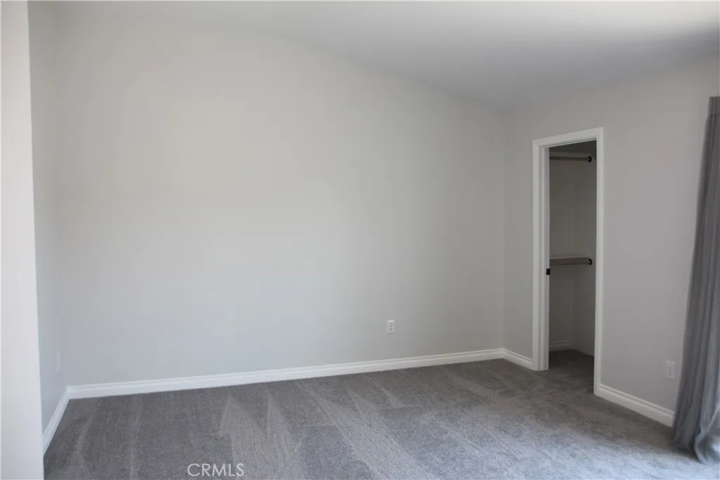 Large Primary bedroom Large Primary bedroom