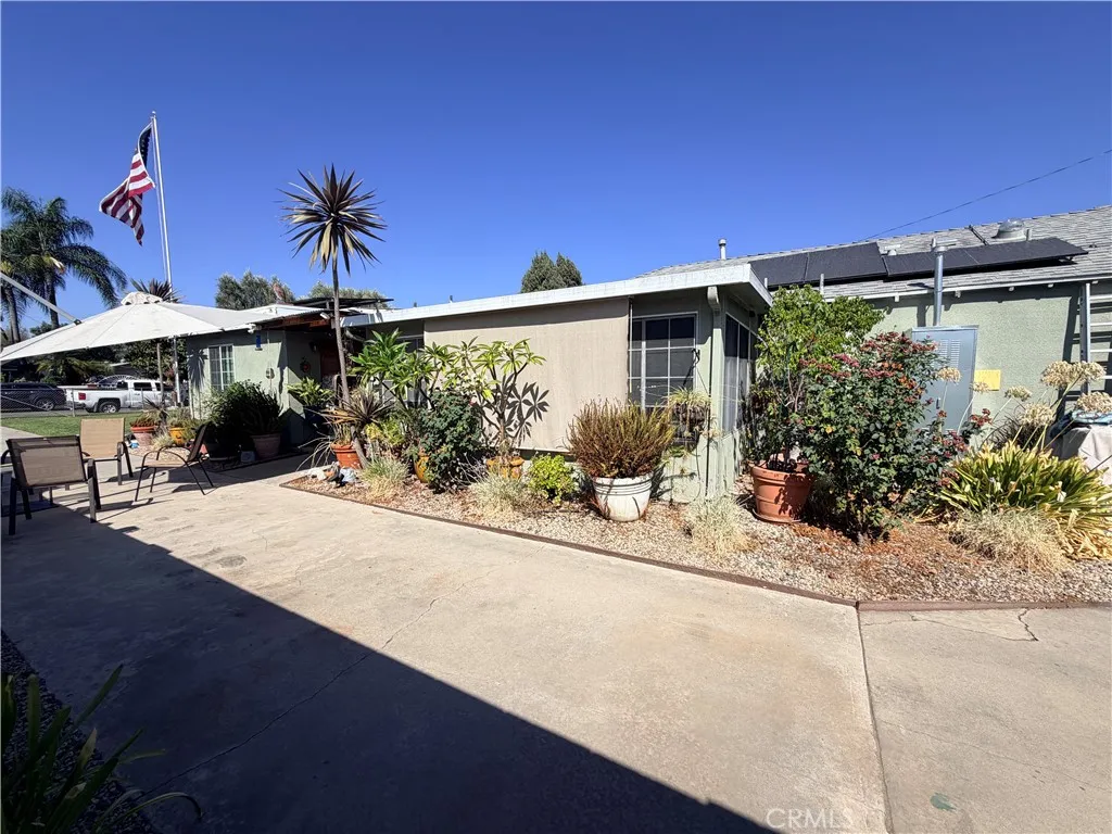 Driveway and Side Entry