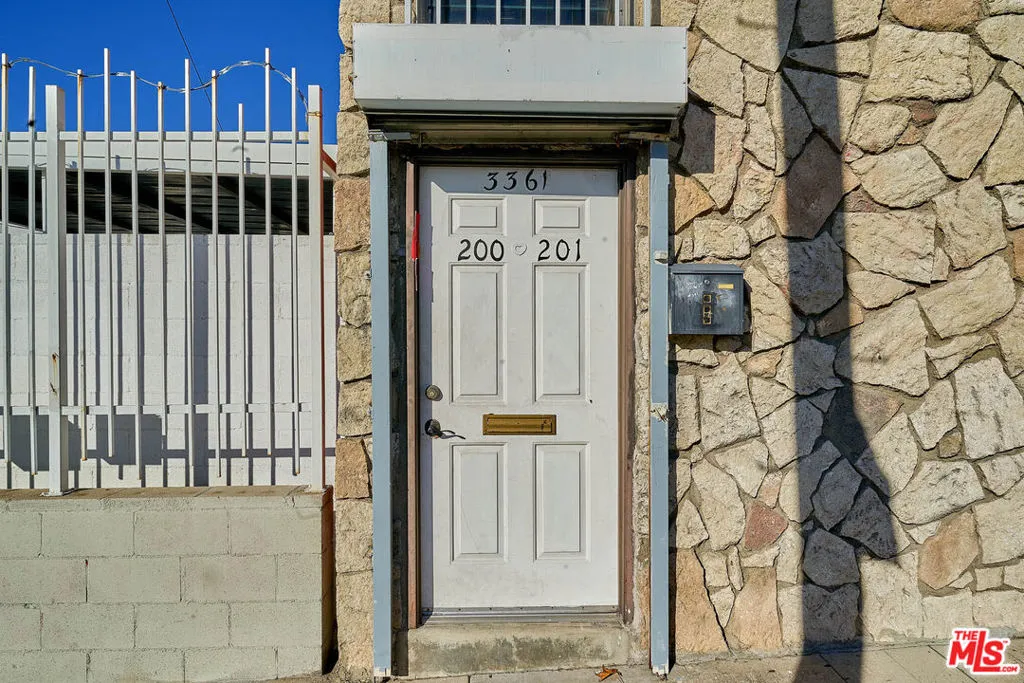 3361 W 1st Street 200, Los Angeles, California 90004 — photo 4