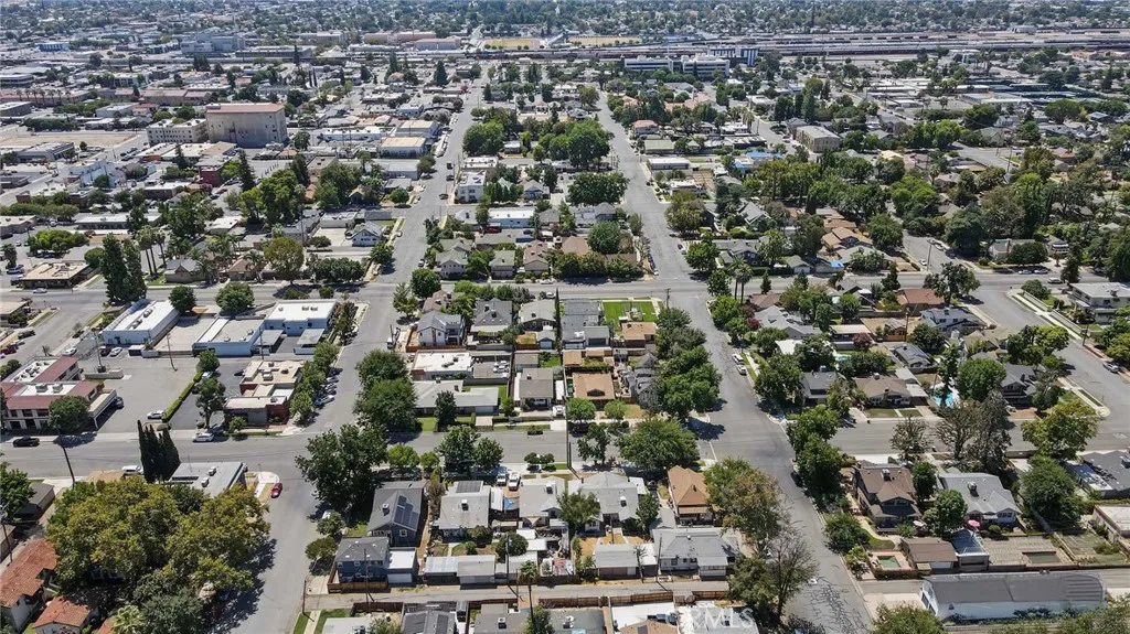 2112 C St, Bakersfield, California 93301 — photo 4