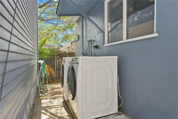 77 N Lima, Sierra Madre, California 91024 — photo 4