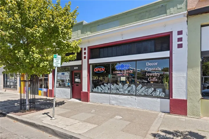 839 Main St