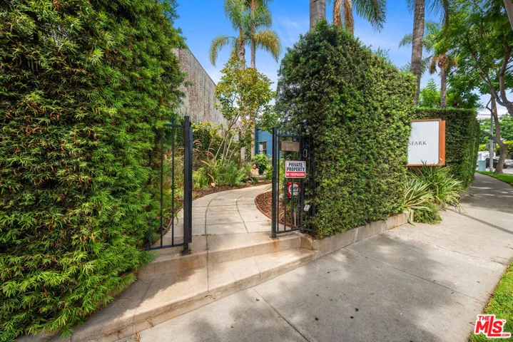 1111 N Crescent Heights Boulevard, West Hollywood, California 90046 — photo 4